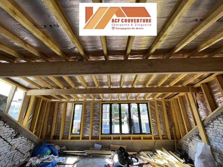 Nous réalisons des travaux d’isolation de toiture pour un confort optimal.